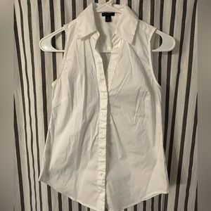 Ann Taylor Sleeveless Blouse. XSPetite. White. Like new, needs ironing